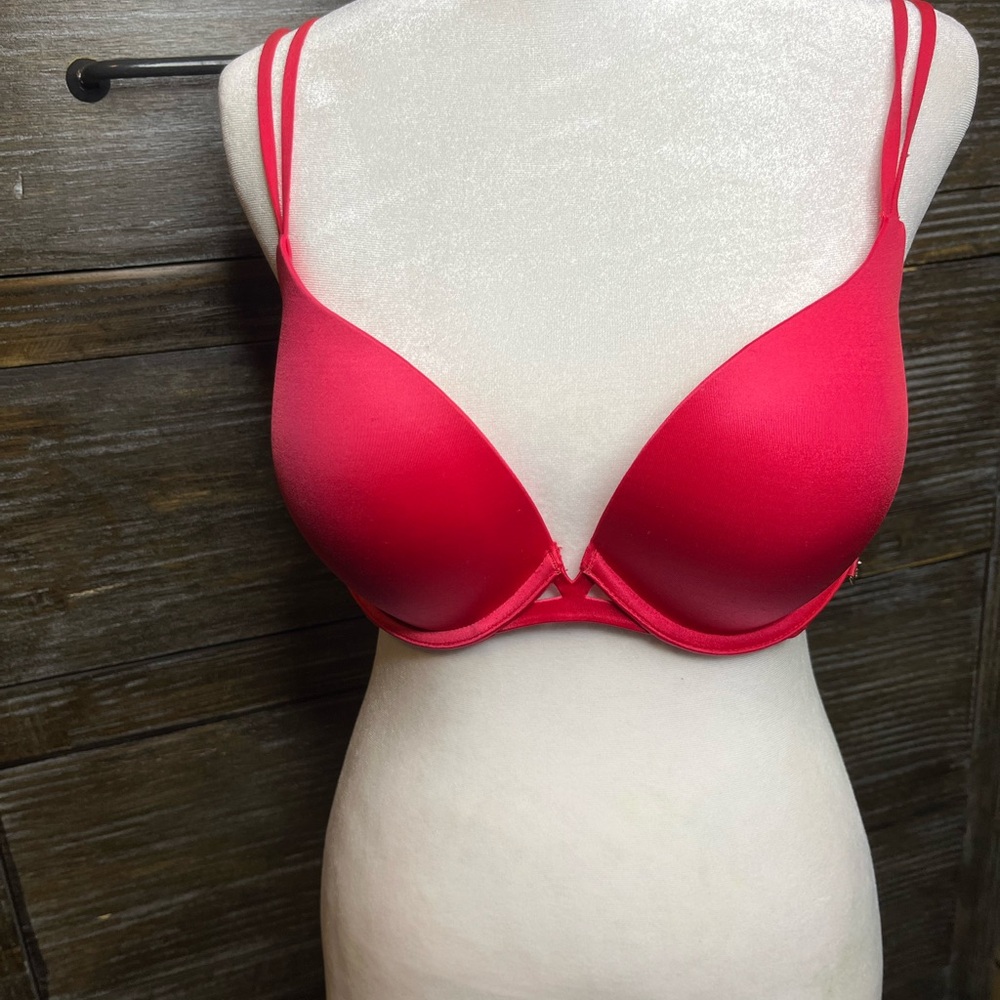 Victoria's Secret Vibrant Red Bra